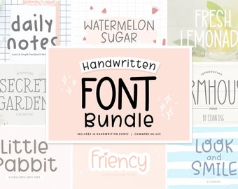 Op de afbeelding: Een collage van 10 verschillende handgeschreven lettertypen, elk met een unieke stijl en naam. De lettertypen worden weergegeven op een roze achtergrond met witte sterren en een banner met de tekst "Handwritten Font Bundle".