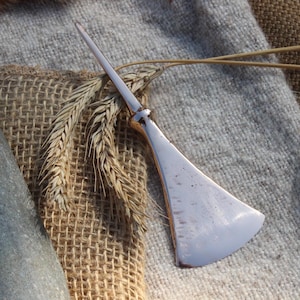 Bronsåldern, omkring 1000 f.Kr. Bronsmejsel, stämjärn i brons, gjuten i brons för återuppförande, handtagsmejsel T26