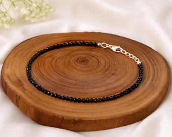Braccialetto alla cavigliera in tormalina nera / Cavigliera in cristallo nero sfaccettato da 3 mm / Delicato girocollo minimalista / Gioiello di protezione curativa / Regalo per lei