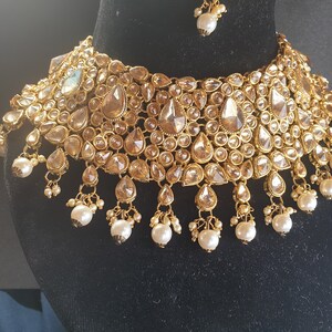Traditional Golden Necklace with Earring and Maang Tikka