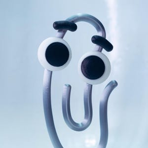 Figura de Clippy Windows, personaje del meme Frutiger Aero, decoración retro para escritorio, artículo de colección Y2K.