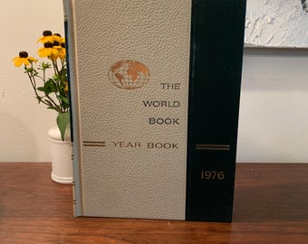 Partial Set of Vintage 2000 Millennium the World Book