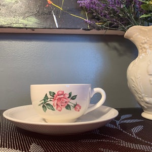 Vintage Floral Rose Tea cup with Upcycled Retroneu Saucer