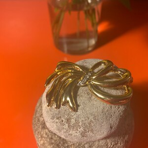 Vintage Gold Tone Brooch