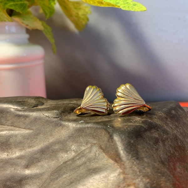 Vintage Gold Tone Heart Shell Clip On Earrings