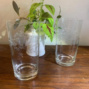 Vintage MCM Etched Highball Tumblers. Set of 2. Please read the description.