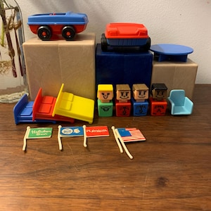 Vintage Playskool Familiar Places People/Cars/Signs and Furniture