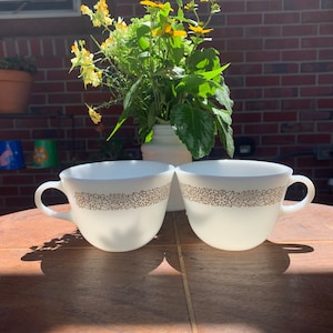 Vintage Pyrex Woodland Pattern Coffee/Teacups. Circa 1970