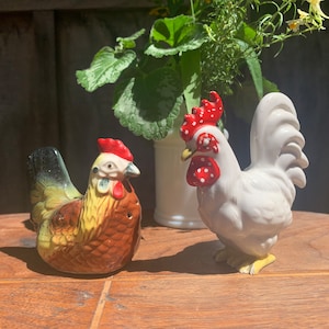Two Decorative Vintage Cottagecore Rooster & Hen Salt and Pepper Shakers SEE DESCRIPTION