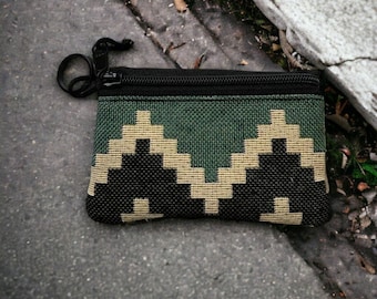 Handmade green purse and card holder, artisanal purse with zipper, unisex wallet