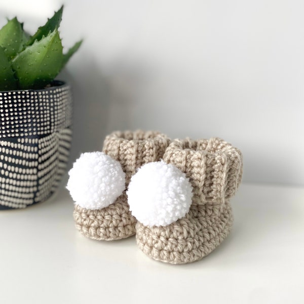 Crochet pom pom baby booties, cot shoes, pregnancy announcement, unisex neutral baby booties, new baby gift