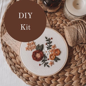 Embroidery Kit - Hand Embroidery DIY - Spring Embroidery - Botanical - Flower Embroidery - DIY Embroidery Hoop - Beginner Embroidery Pattern