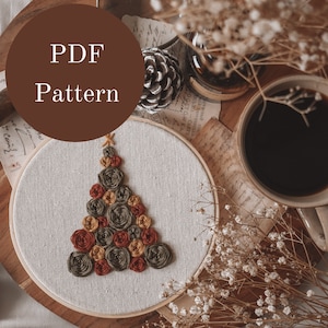 Embroidery Pattern - Hand Embroidery Pattern - Christmas Embroidery - Christmas Tree - DIY Embroidery Hoop - Beginner Embroidery Pattern