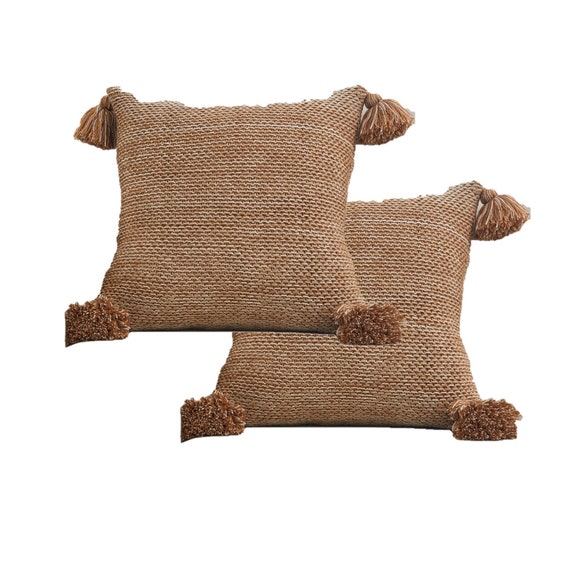 Set of 2 Winter Weave With Tussel 18 x 18 inches