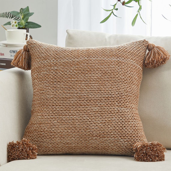 Winter Weave With Tassel + Insert 18 x 18 inches