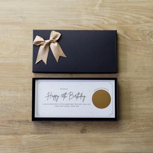 Cualquier ocasión, sorpresa de cumpleaños, tarjeta rasca y gana de Feliz Navidad, personalizada, para cualquier ocasión, caja de regalo con cinta