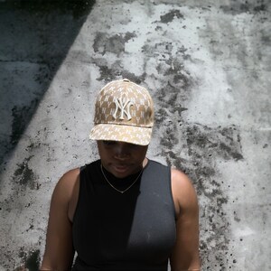 Girls yankee hat top