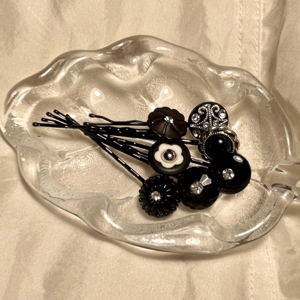 Black button Bobby pins