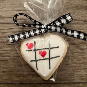 Tic-Tac-Toe Valentine&#39;s Day Heart Sugar Cookies