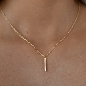 14k Gold Filled Vertikale Balkenhalskette | Rechteckige zierliche Halskette für jeden Tag | Geometrische Schmuck für Minimalist Männer und Frauen