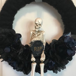 Skeleton Halloween Wreath