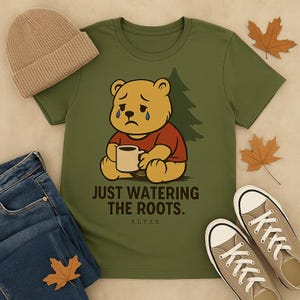 Cartoon Beer Rood Shirt, Just Watering The Roots T-shirt, Grappige Verdrietige Beer Tee, Mentaal Gezondheid Cadeau, Introverte Humor Shirt