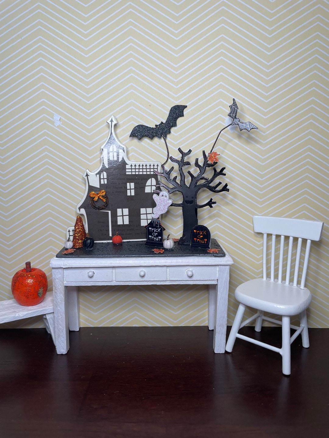Miniature Halloween Haunted House Table Top Decor 4” Mini Dollhouse