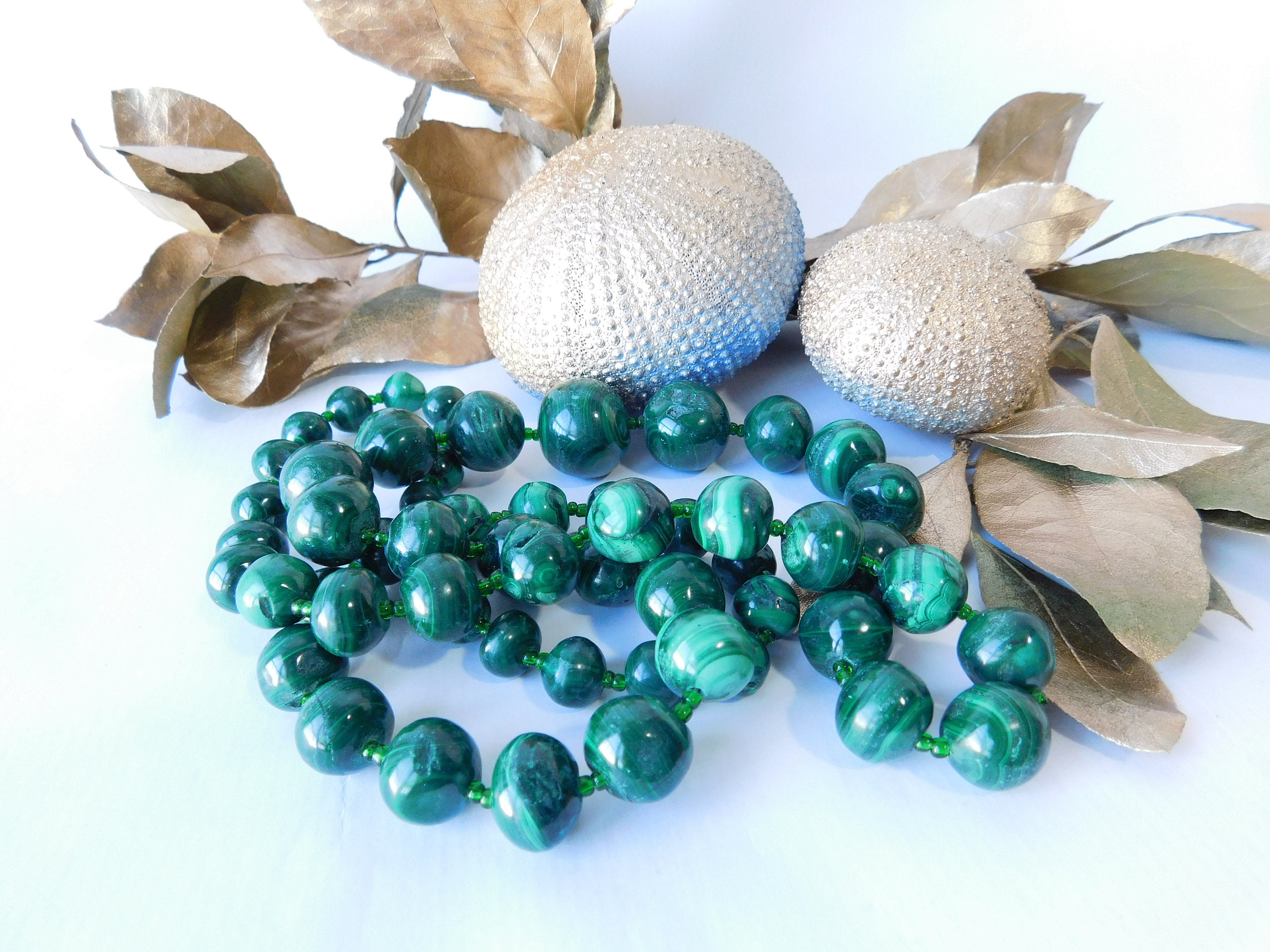 Collier Vintage Années 70/80 – Perles Fuseau En Malachite Et Micro Perles Vertes