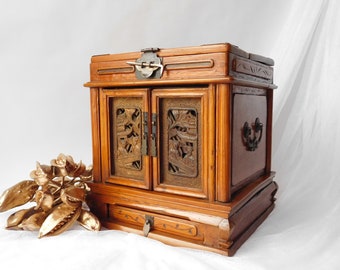 アンティークの彫刻入り木箱と鏡：19世紀後半の紳士用ドレッシング