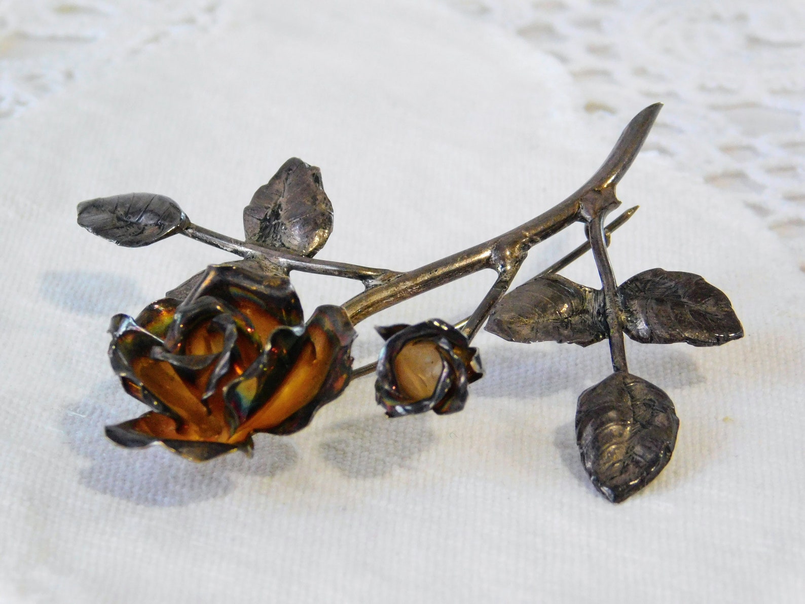 Broche Vintage Rose En Argent - Occasion, Origine France, Jolie Pièce Ancienne à Collectionner Ou Porter