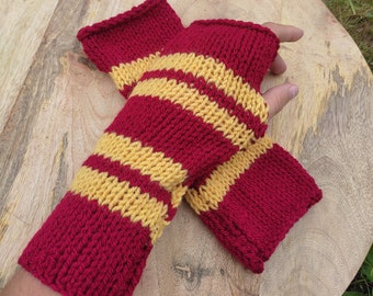 Handmade wool Gryffindor mittens free pdf