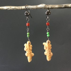 Vintage Artisan Ethnic Carved  gecko, lizard, dragon, Beaded Dangly Earrings with Coral & Green Turquoise Beads