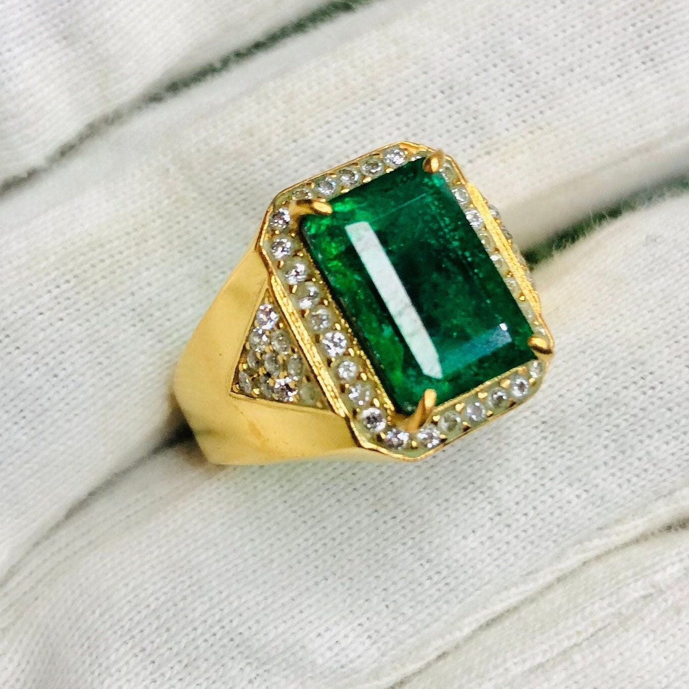 2.80 Carats Natural Emerald Men's Ring In 18K Solid Gold / Men's Wedding  May Birthstone Ring / Emerald Cut Mens Ring