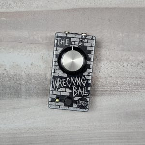 Sketchy Sounds The Wrecking Ball One Knob Fuzz Pedal