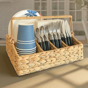 Wicker Utensil Caddy for Parties, Hand Woven Water Hyacinth Cutlery Holder for Countertop, Silverware Caddy with Handle, Flatware Organizer