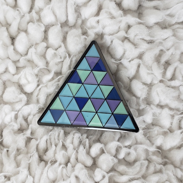 Resin Pinback Detroit Become Human Blue Android Triangle