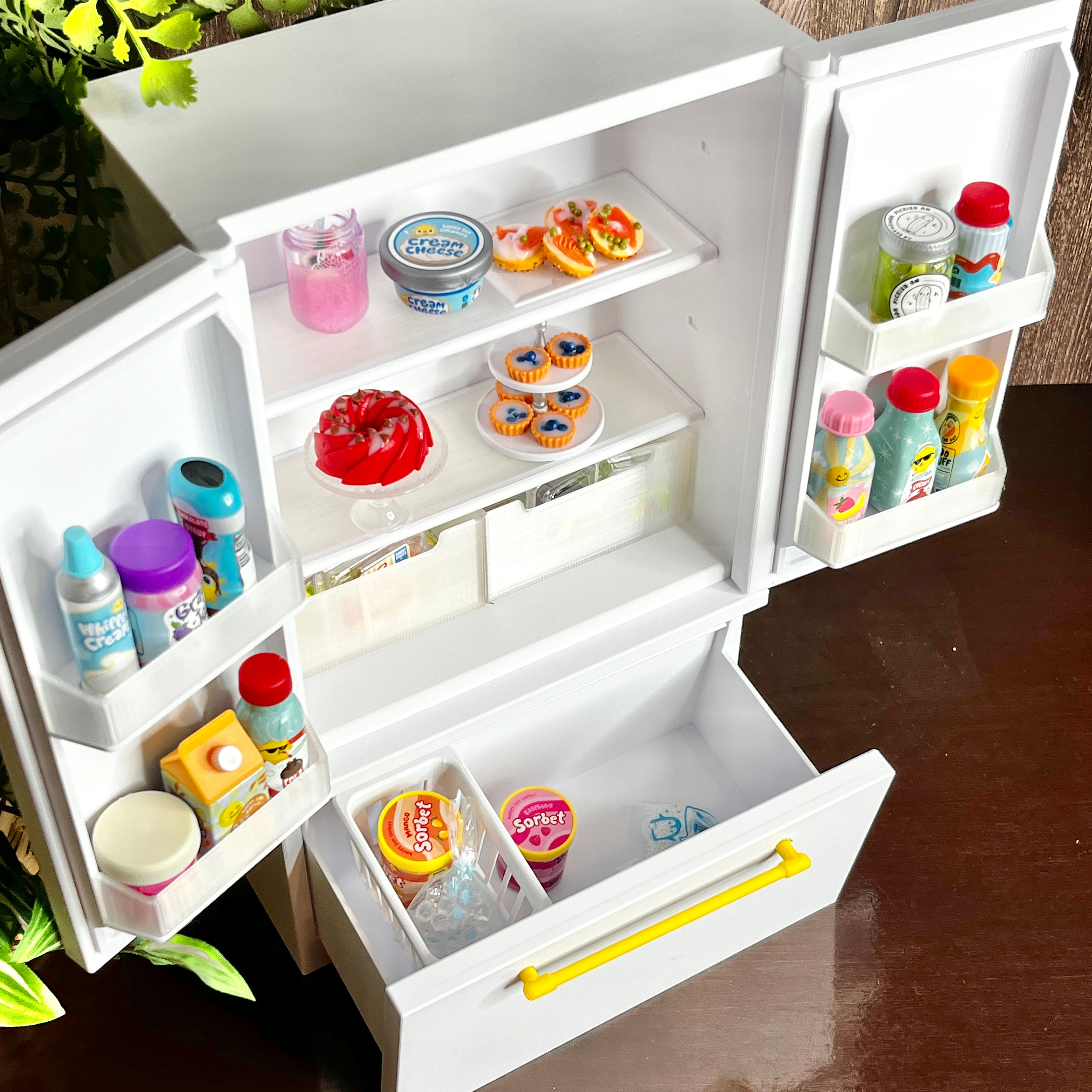 1: 6 Miniverse Kompatibler Kühlschrank | Komplett mit detailliertem Innenleben | Anpassbare Griffe