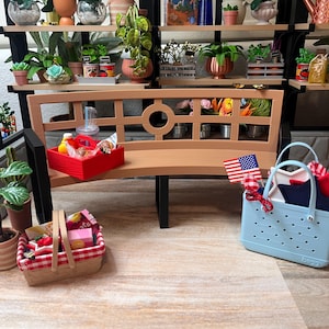 Curved Outdoor Modern Bench – 1:6 Scale Miniature Dollhouse Furniture for Fashion Dolls & Dioramas