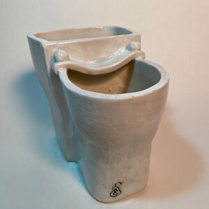 Poopy Planter 01