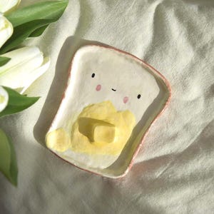 Piatto portaoggetti in ceramica fatto a mano per pane e burro