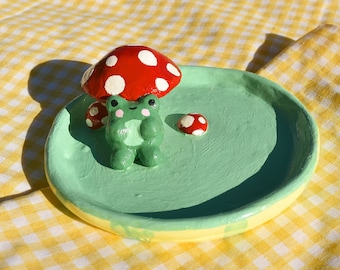 Frog Clay Dish - Mushroom Jewelry Tray Painted Ceramic Plate , Frog Ring Dish , Cute Clay Frog Tray Painted Rock