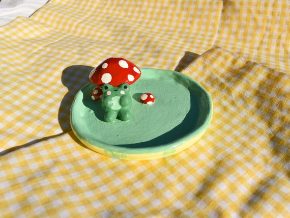 Frog on sale jewelry holder