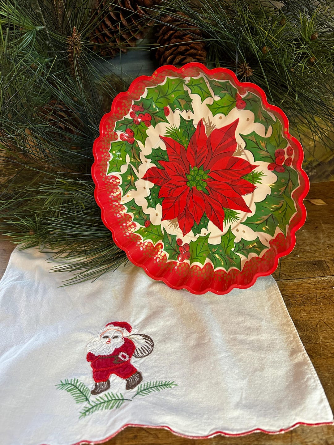 Plastic Ruffle Tray Retro Ruffled Vintage Molded Plastic Serving Tray | Poinsettia Holly ...