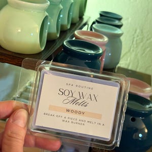 Ceramic wax melters in assorted colors, decorative wax burners for cozy home