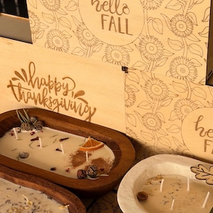 Handmade wooden dough bowl pumpkin candle with soy wax and dried botanicals, perfect as an autumn candle or pumpkin candle gift. Rustic design enhances autumn home decor and autumn decorations, while warm fragrance makes it an ideal Thanksgiving candle. Use as pumpkin decor, cozy centerpiece, or thoughtful Thanksgiving gifts. Unique handmade candles for Thanksgiving decor and seasonal charm, reusable rustic bowl.
