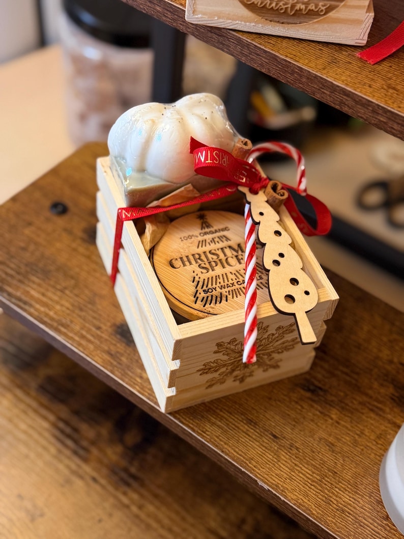Luxury Christmas Gift Box – Deluxe Spa Gift Set with Bath Bombs, Organic Soap & Soy Candle – Holiday Self Care Gift for Her image 8