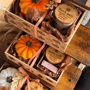 Luxury Christmas Gift Box – Deluxe Spa Gift Set with Bath Bombs, Organic Soap & Soy Candle – Holiday Self Care Gift for Her image 14