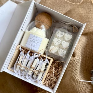 Self Care Gift Box for her – Spa candle thank you gift box – Relaxation lavender Gift box - spa gift set for her - birthday bridesmaid gifts