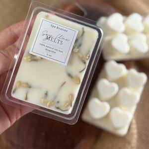 soy wax melts crafted with natural soy wax and pure essential oils, designed as relaxing aromatherapy gifts. These natural wax melts are free from paraffin and toxins, offering a clean burn and long-lasting fragrance. Perfect as wax melts for spa days, meditation, or as a thoughtful housewarming gift, new home gift, or relaxation gift. Personalized labels with custom text and your choice of fragrance make them ideal wedding favors, fall wax melts, bookish gifts, or lavender-inspired sachet sets