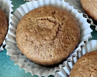 Almond Flour Vanilla Cupcakes